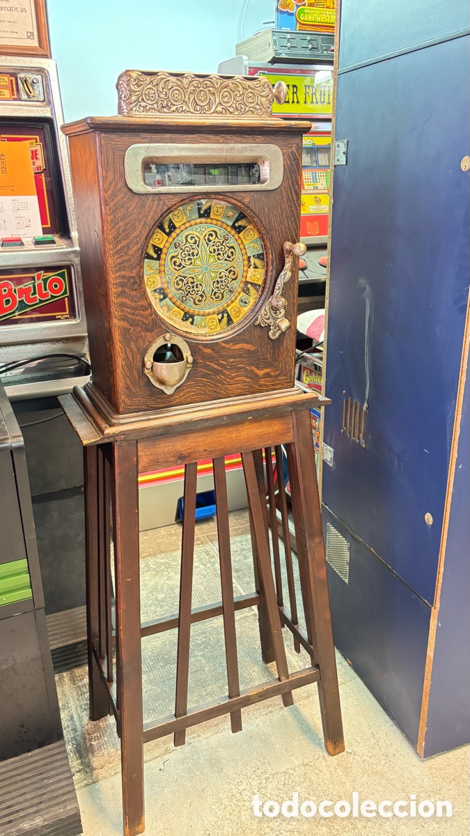 Antig&uuml;edades: M&aacute;quina tragaperras antigua - Foto 2