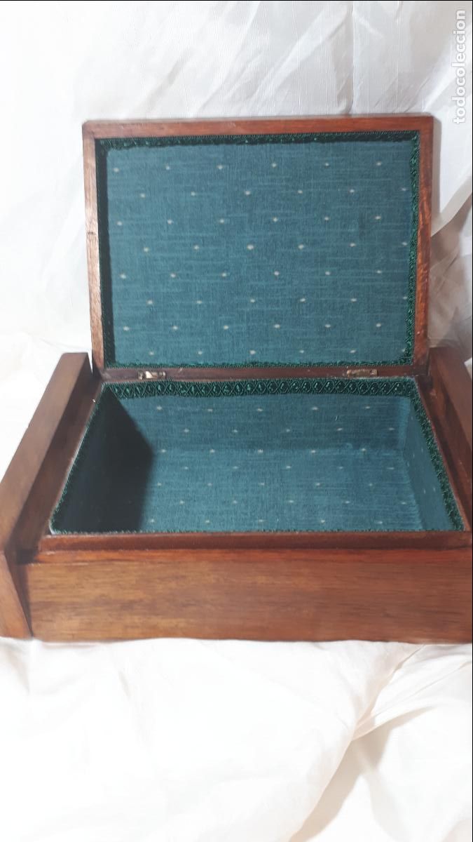 Antig&uuml;edades: Caja de caoba, arte de Co. Hacia 1925.