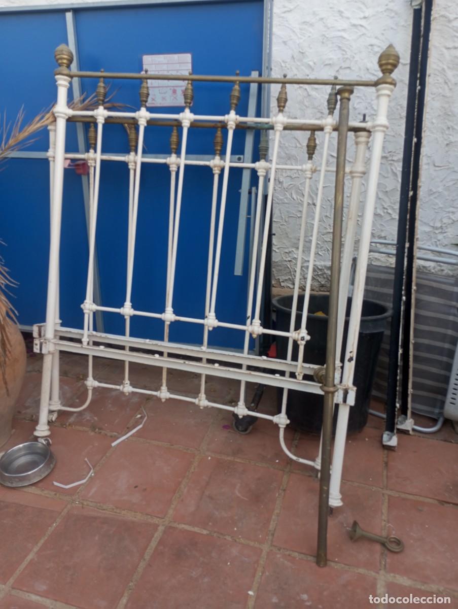 Antig&uuml;edades: Estructura cama de m&aacute;s de 120 a&ntilde;os - Foto 1