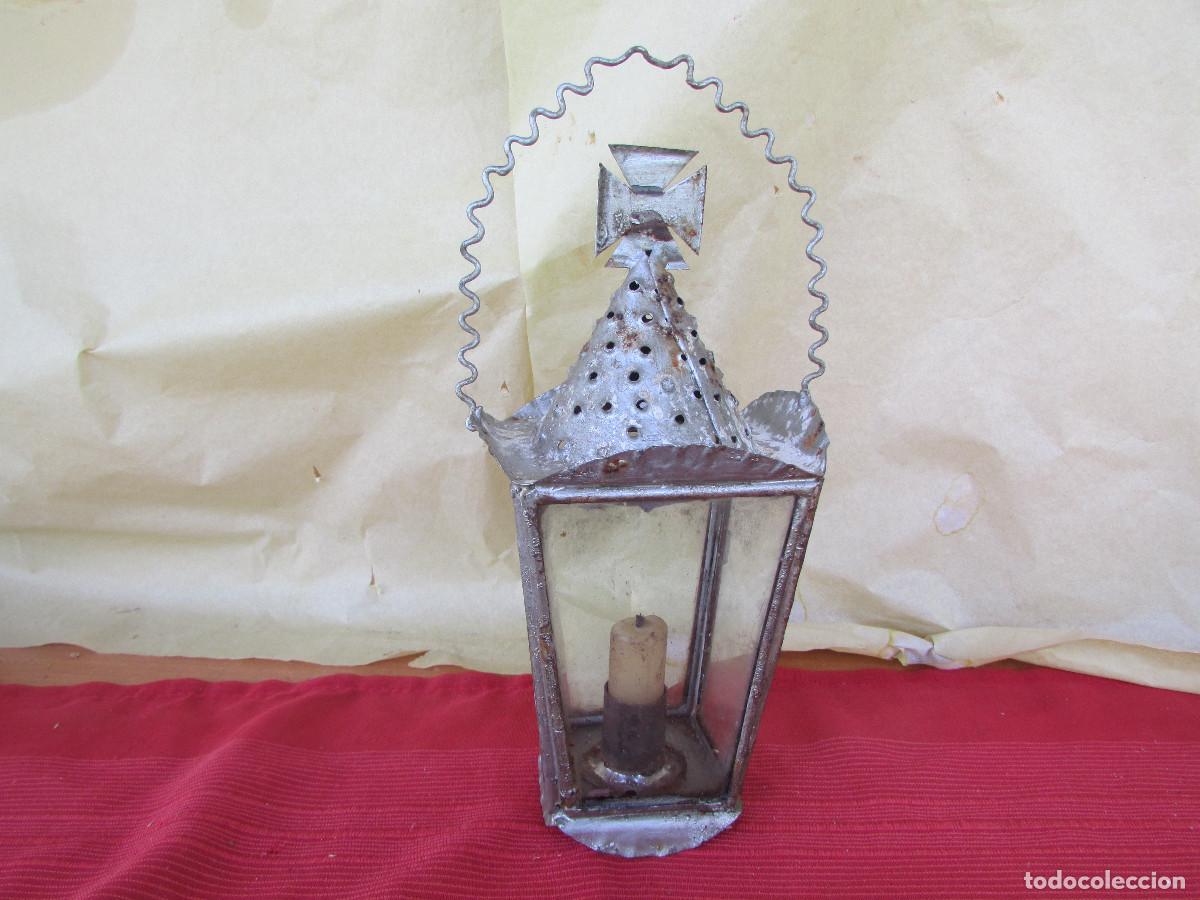 Antig&uuml;edades: L&aacute;mpara quinqu&eacute; acristalado para una vela. Cruz superior. Antiguo