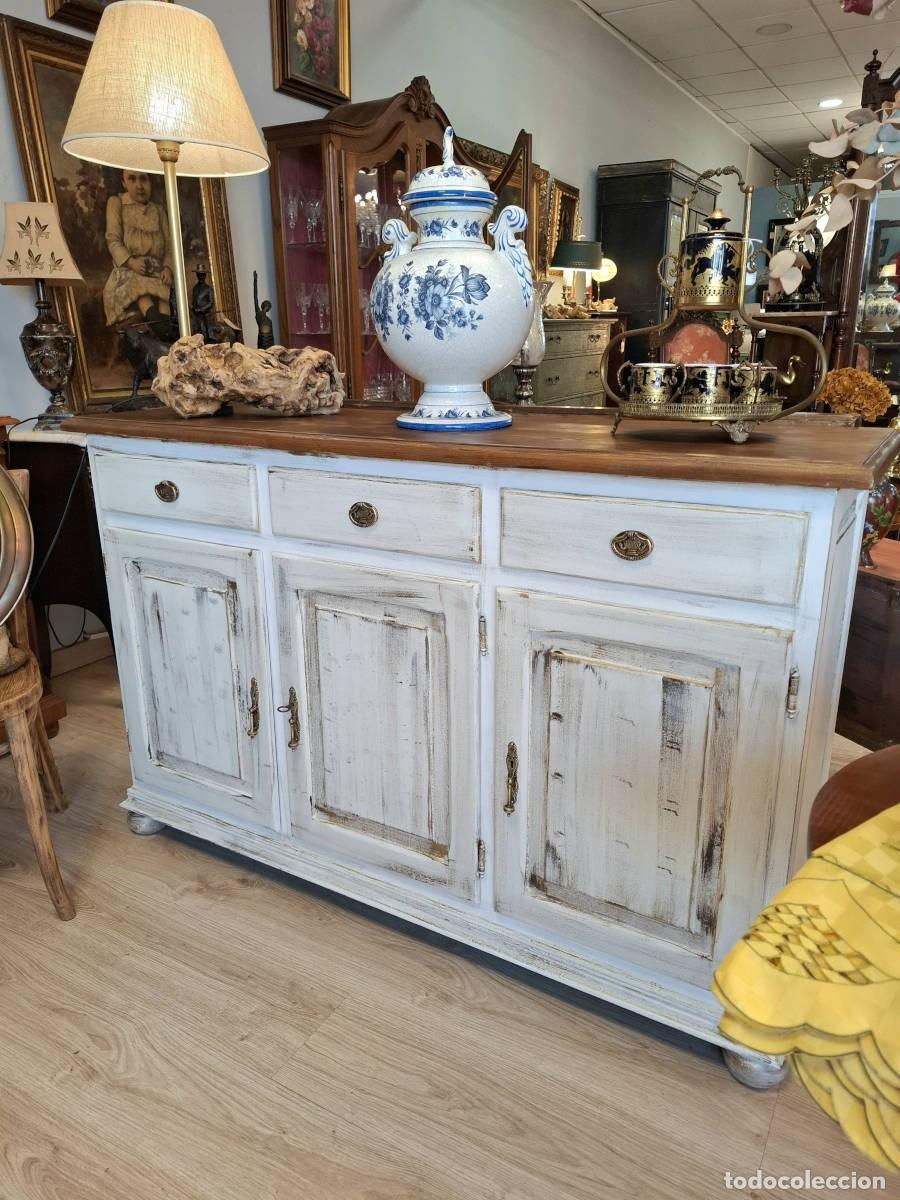 Antig&uuml;edades: Aparador blanco de 3 puertas - Foto 3