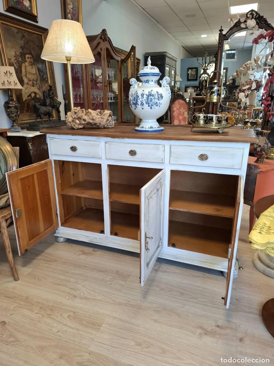 Antig&uuml;edades: Aparador blanco de 3 puertas - Foto 4