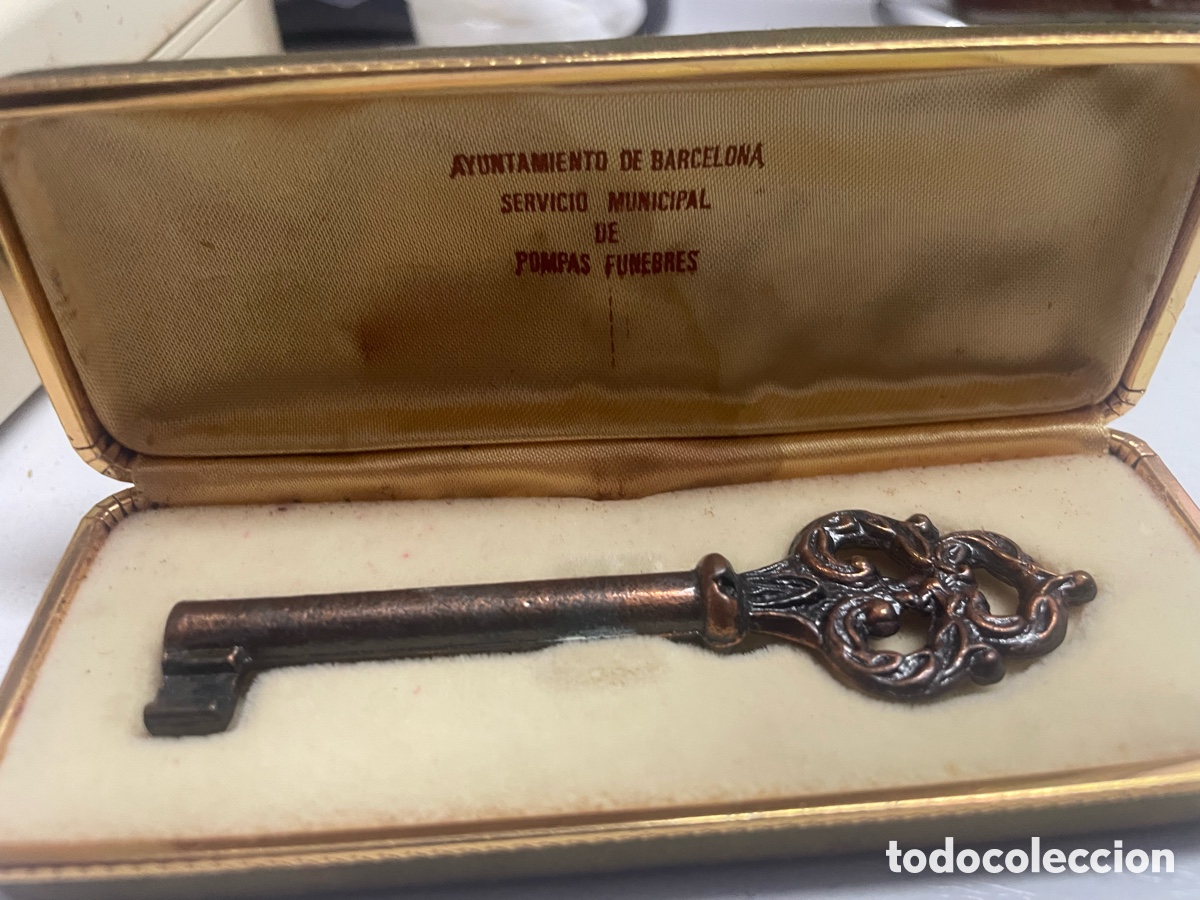Antig&uuml;edades: Llave metal antigua Pompas F&uacute;nebres Ayuntamiento de Barcelona