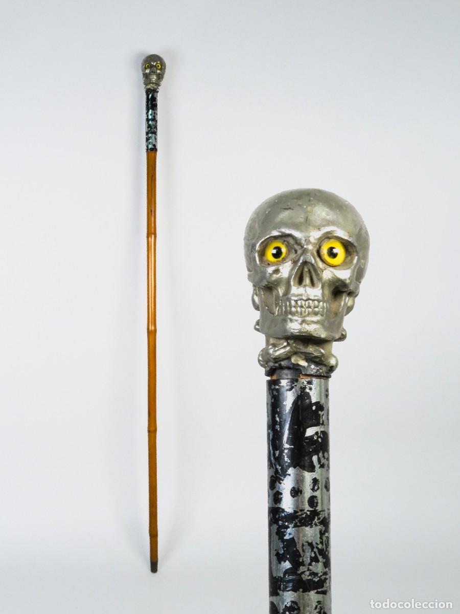 Antig&uuml;edades: Bast&oacute;n de madera de bamb&uacute; con mango calavera g&oacute;tica en metal niquelado siglo XX