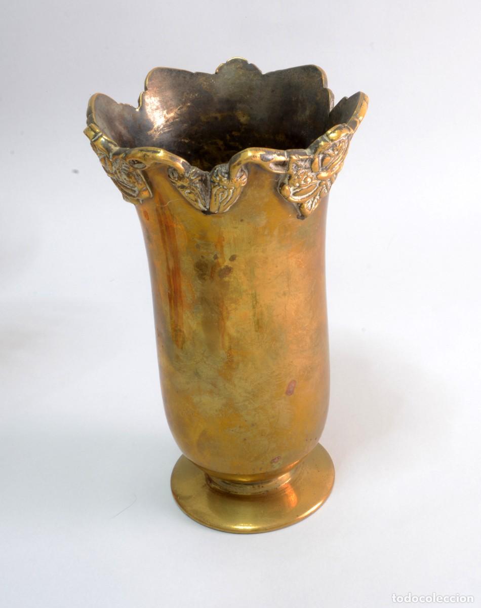 Antig&uuml;edades: JARR&Oacute;N FLORERO DE BRONCE DECORADO, vintage - Foto 1