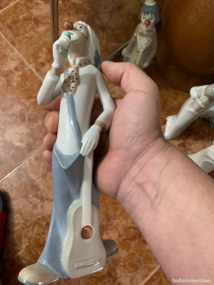 Antig&uuml;edades: PAYASO CON MICRO Y GUITARRA CASADES - Foto 1