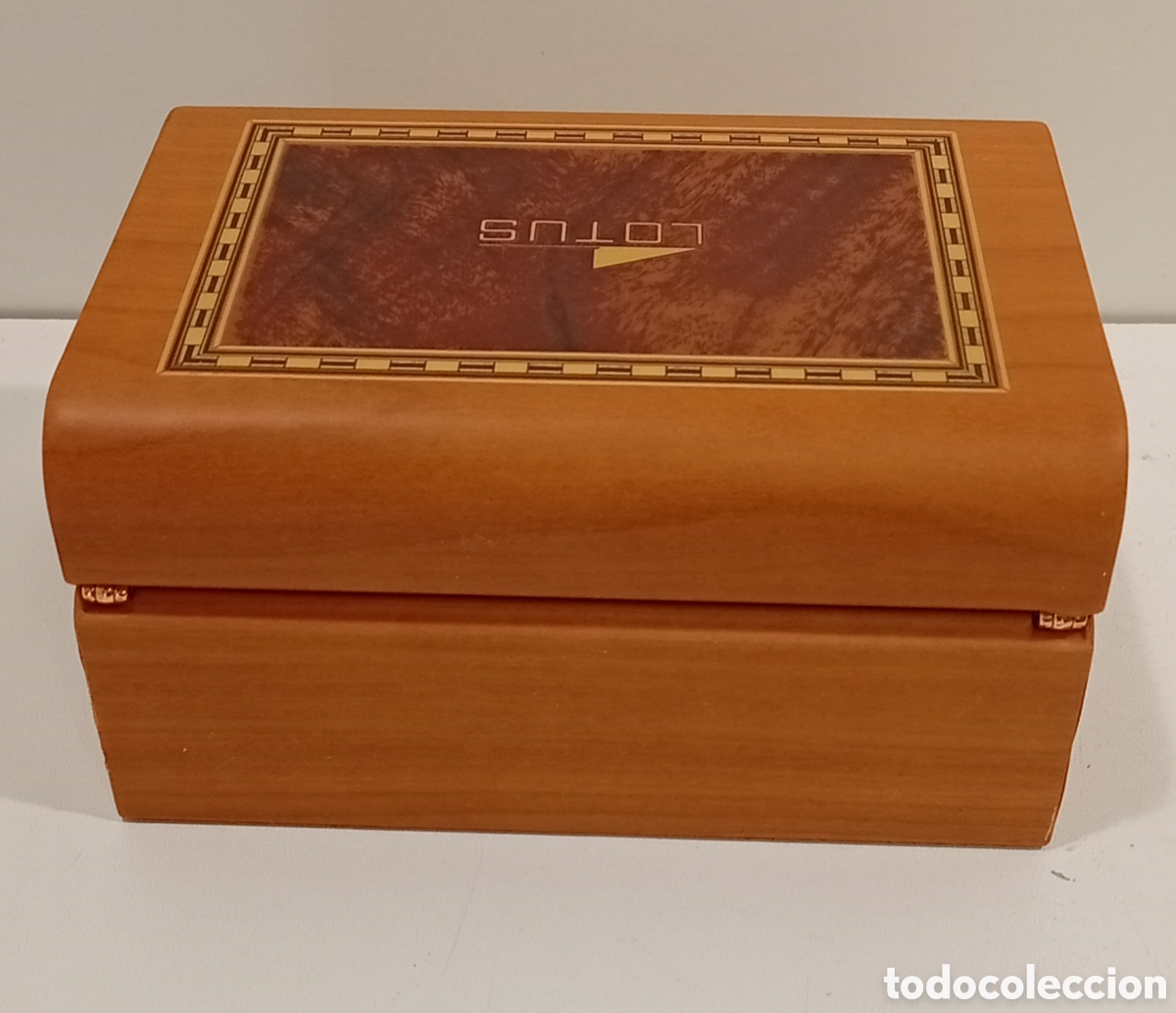 Antig&uuml;edades: CAJA EXPOSITORA LOTUS ORO PARA RELOJES