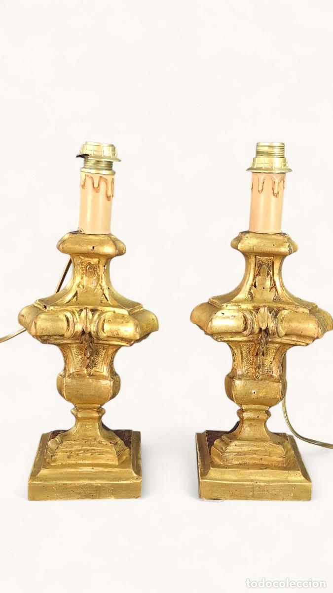 Antig&uuml;edades: Pareja l&aacute;mparas. Mada tallada, pan de oro. Electrificadas. Italia. Siglo XIX-XX.