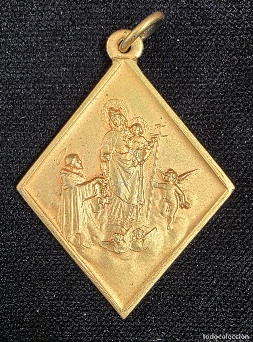 Antig&uuml;edades: Medalla Religiosa Antigua Nuestra Se&ntilde;ora del Carmen y Escudo de San Fernando &ndash; Colgante Devocional