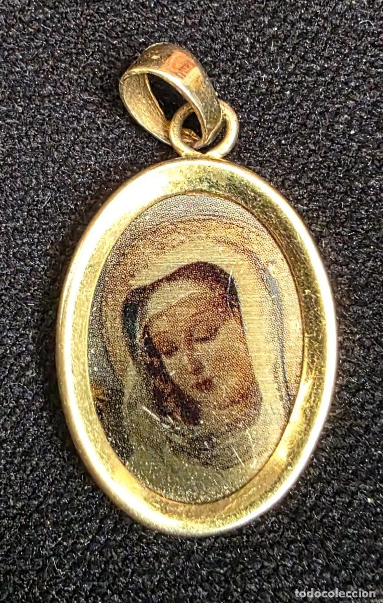 Antig&uuml;edades: Medalla Colgante Religiosa Vintage Ovalada con Imagen de Santa Rita &ndash; 3 cm