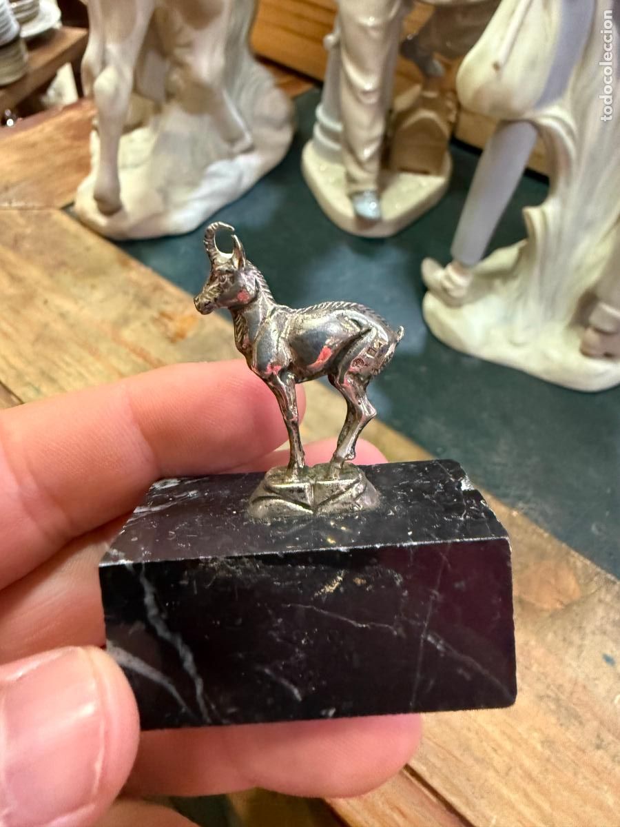 Antig&uuml;edades: ESCULTURA MINIATURA ANIMAL EN PLATA DE LEY CONTRASTADO - MEDIDA SIN PEANA 3,5X2,5 CM