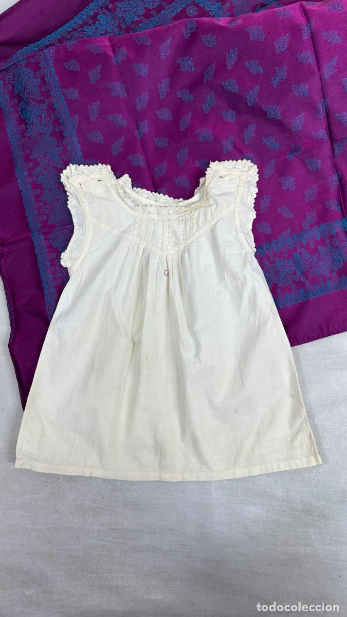 Antig&uuml;edades: Antiguo vestido de ni&ntilde;o