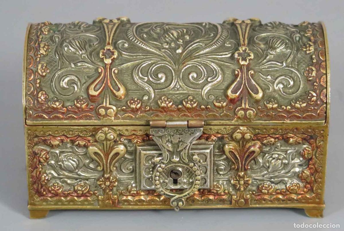 Antig&uuml;edades: ARQUETA. BRONCE DORADO Y PLATEADO. ART-NOUVEAU. HACIA 1900