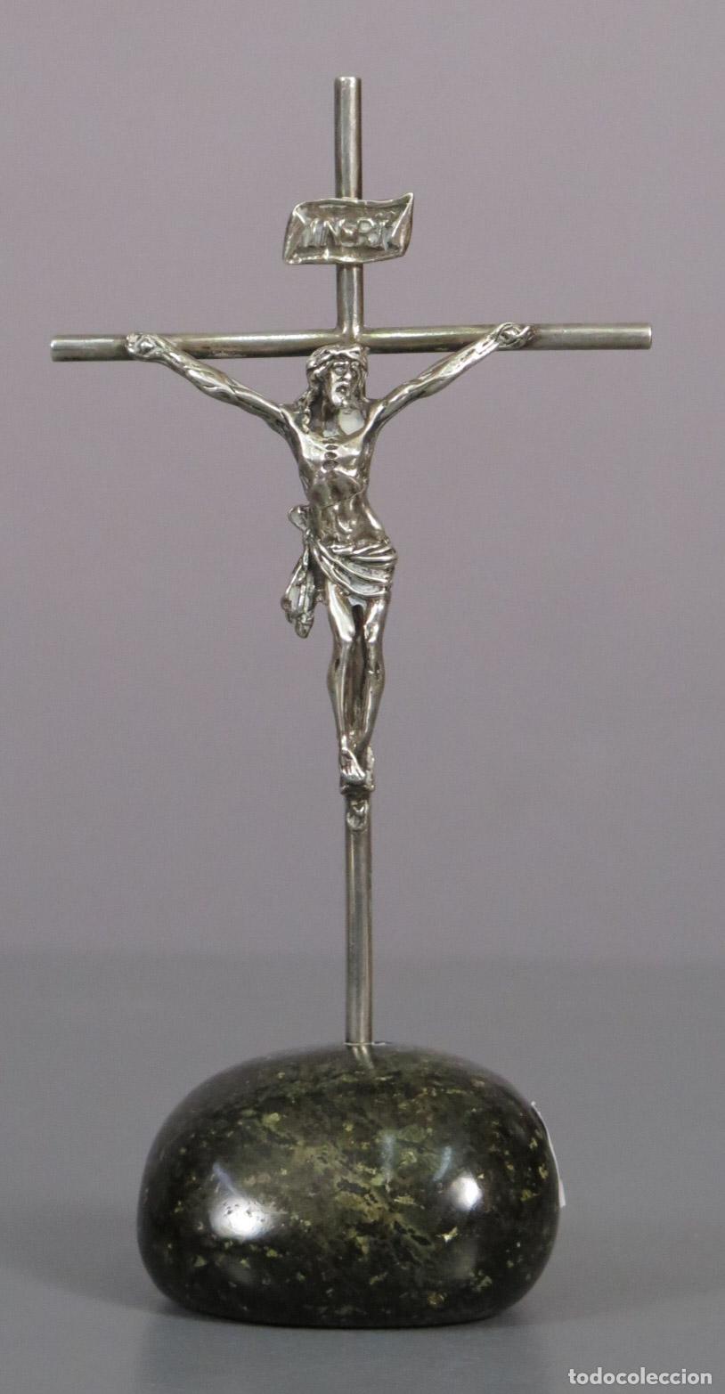 Antig&uuml;edades: CRUZ DE SOBREMESA. PLATA. PUNZONADA. HACIA 1960