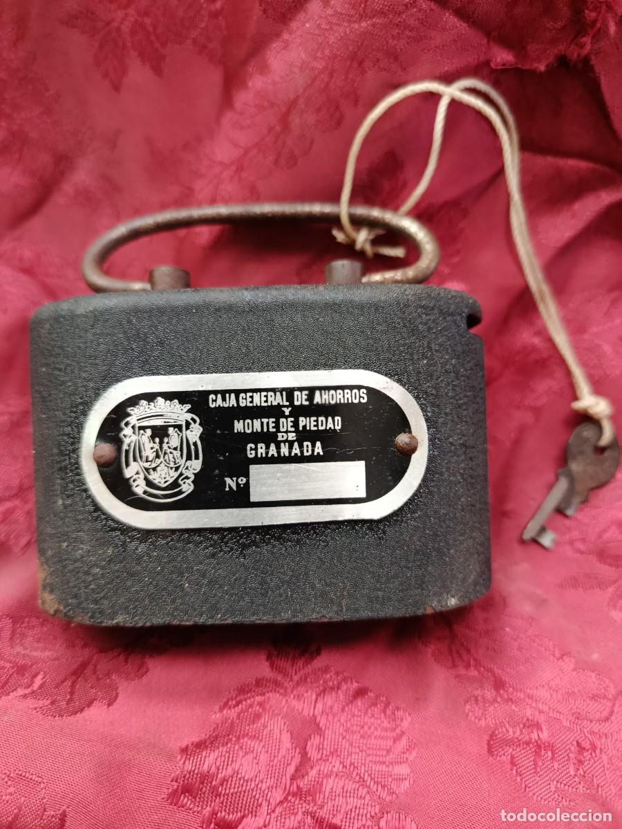Antig&uuml;edades: Hucha con llave Caja de Ahorros y Monte de Piedad de Granada.A&ntilde;os 70