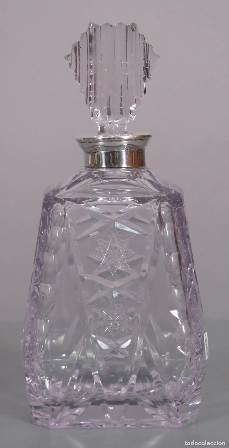 Antig&uuml;edades: LICORERA. CRISTAL TALLADO Y CUELLO DE PLATA. PUNZONADA. HACIA 1950