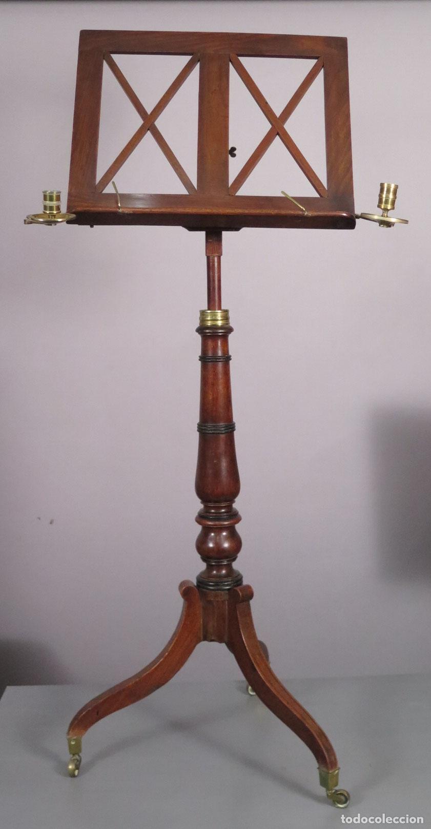 Antig&uuml;edades: ATRIL. PERIODO REGENCIA. CAOBA. HACIA 1820. REGULABLE.