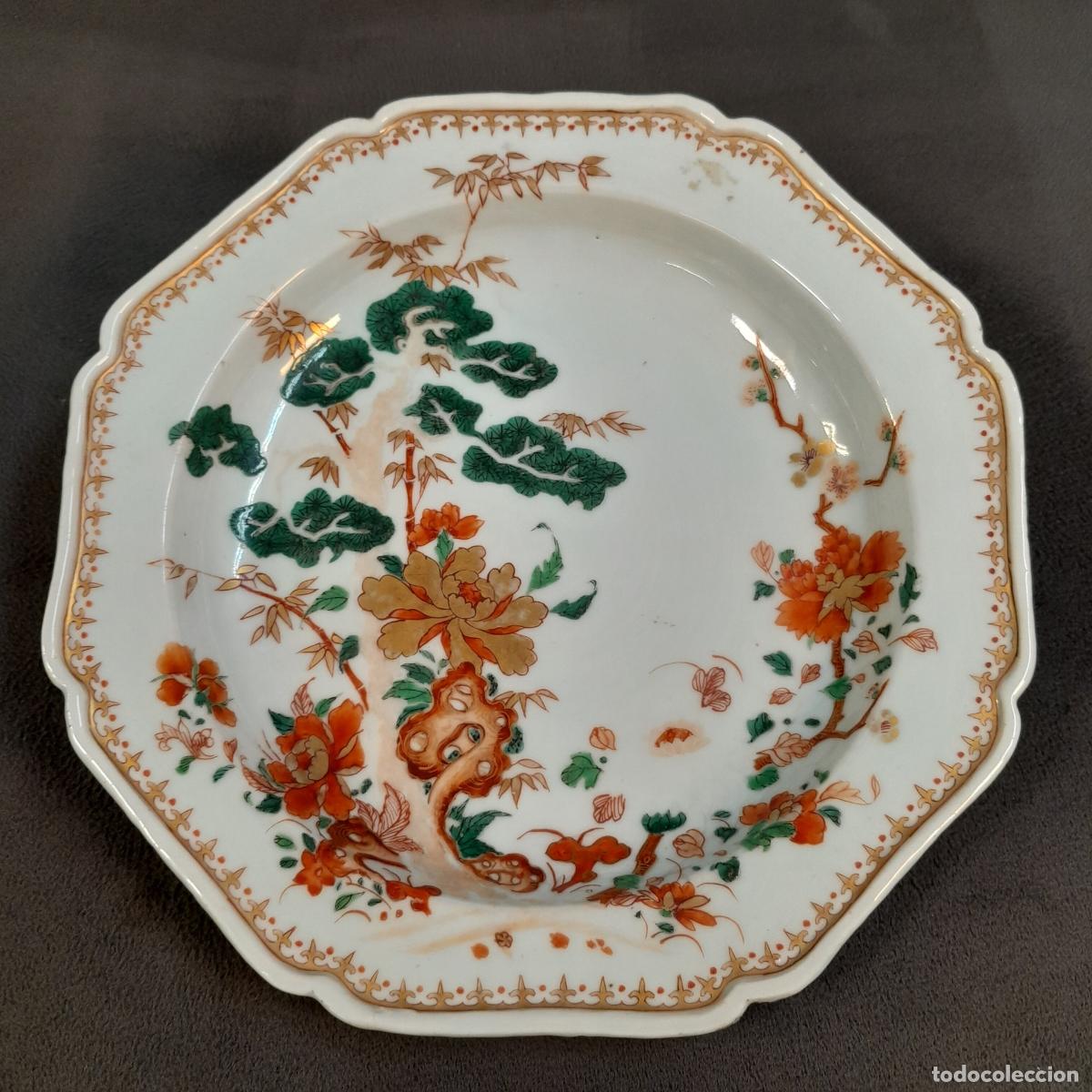 Antig&uuml;edades: PLATO OCTOGONAL CON DECORACI&Oacute;N &rdquo;FAMILLE VERTE&rdquo;. PERIODO KANGXI. SIGLO XVII-XVIII