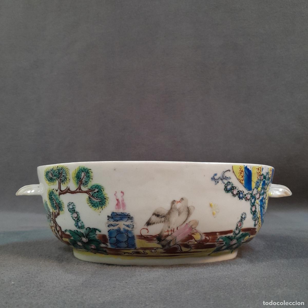 Antig&uuml;edades: SOPERITA EN PORCELANA DE LA COMPA&Ntilde;&Iacute;A DE INDIAS. SIGLO XVIII.