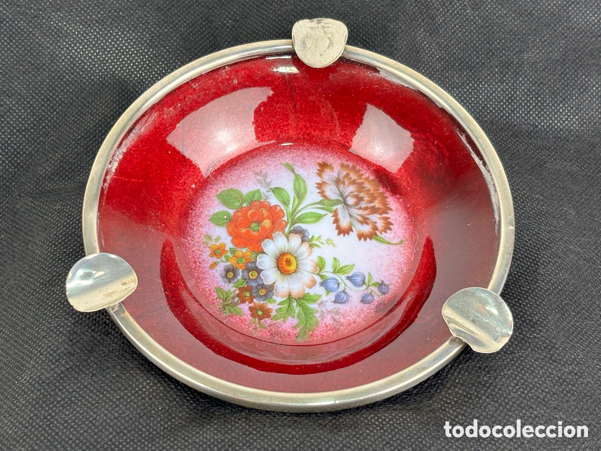 Antig&uuml;edades: CENICERO PLATA Y ESMALTE, TEMA FLORAL