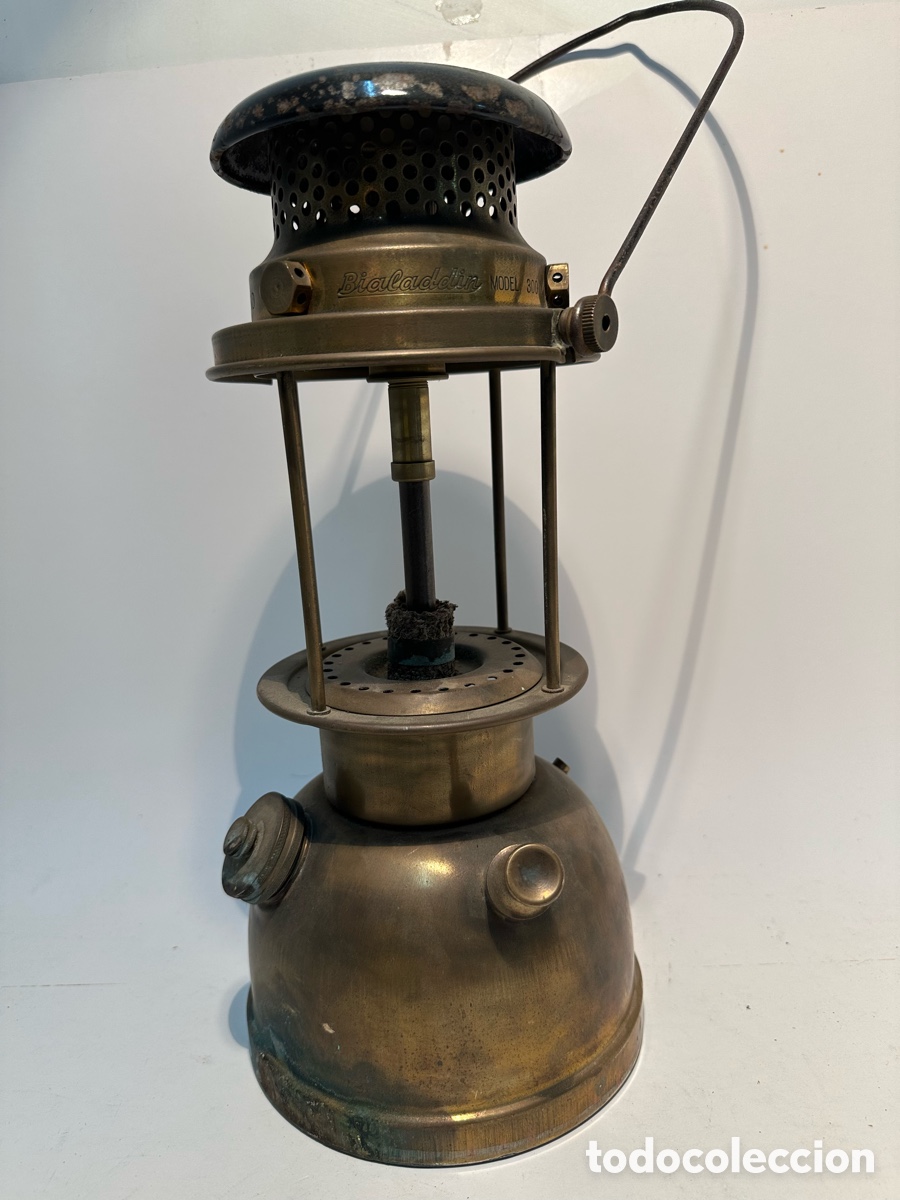 Antig&uuml;edades: ANTIGUA LAMPARA O LINTERNA DE PRESION PETROLEO BIALADDIN MODELO 300X DE LATON. MADE IN ENGLAND.