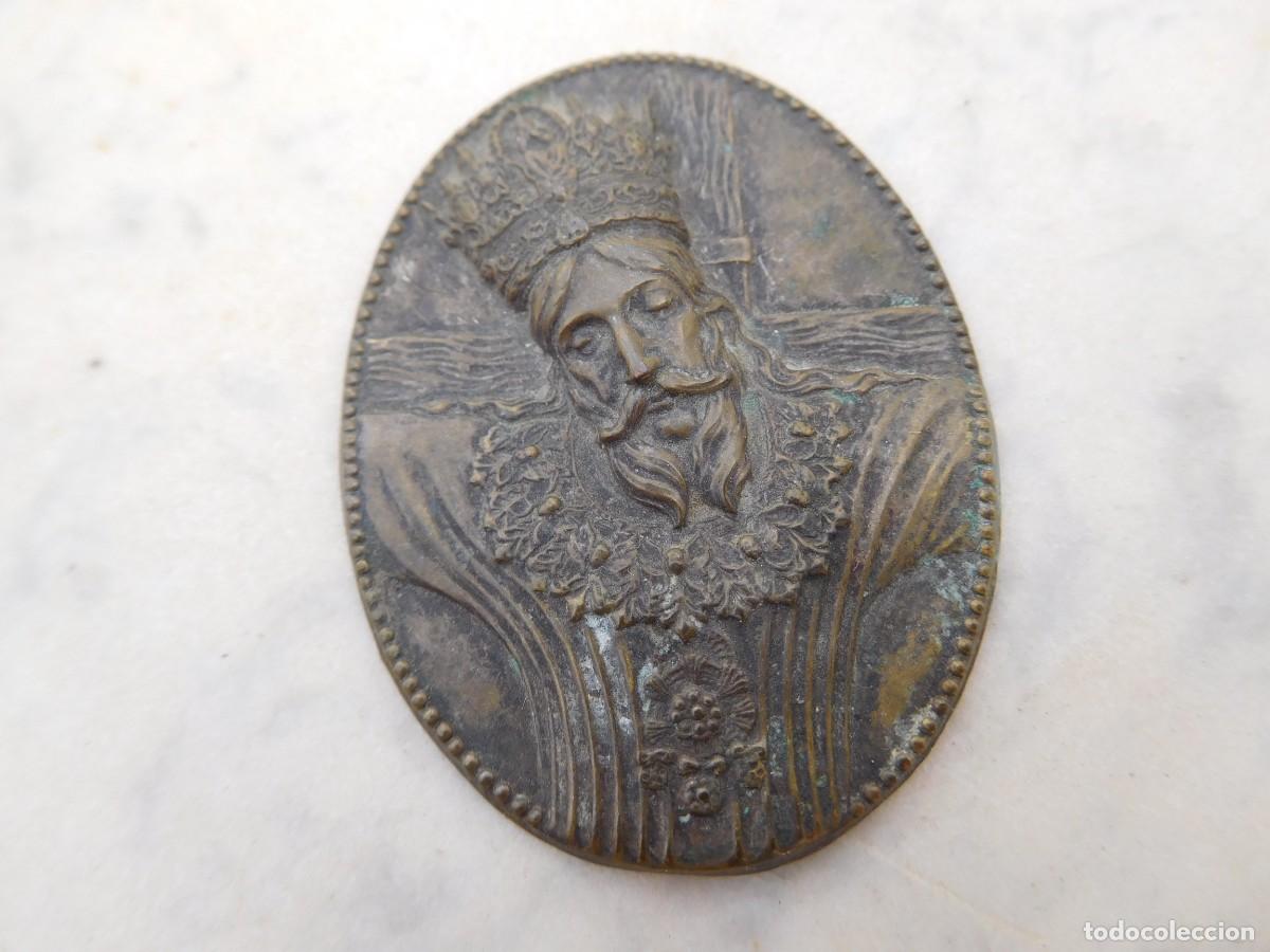 Antig&uuml;edades: Placa antigua de bronce troquelada Volto Santo de Lucca