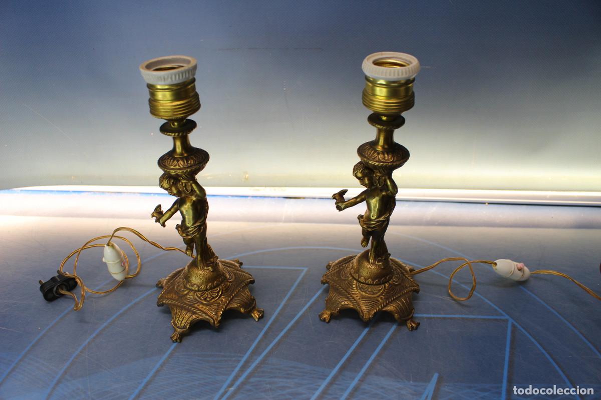 Antig&uuml;edades: Pareja de l&aacute;mparas de sobremesa en bronce, querubines. - Foto 2