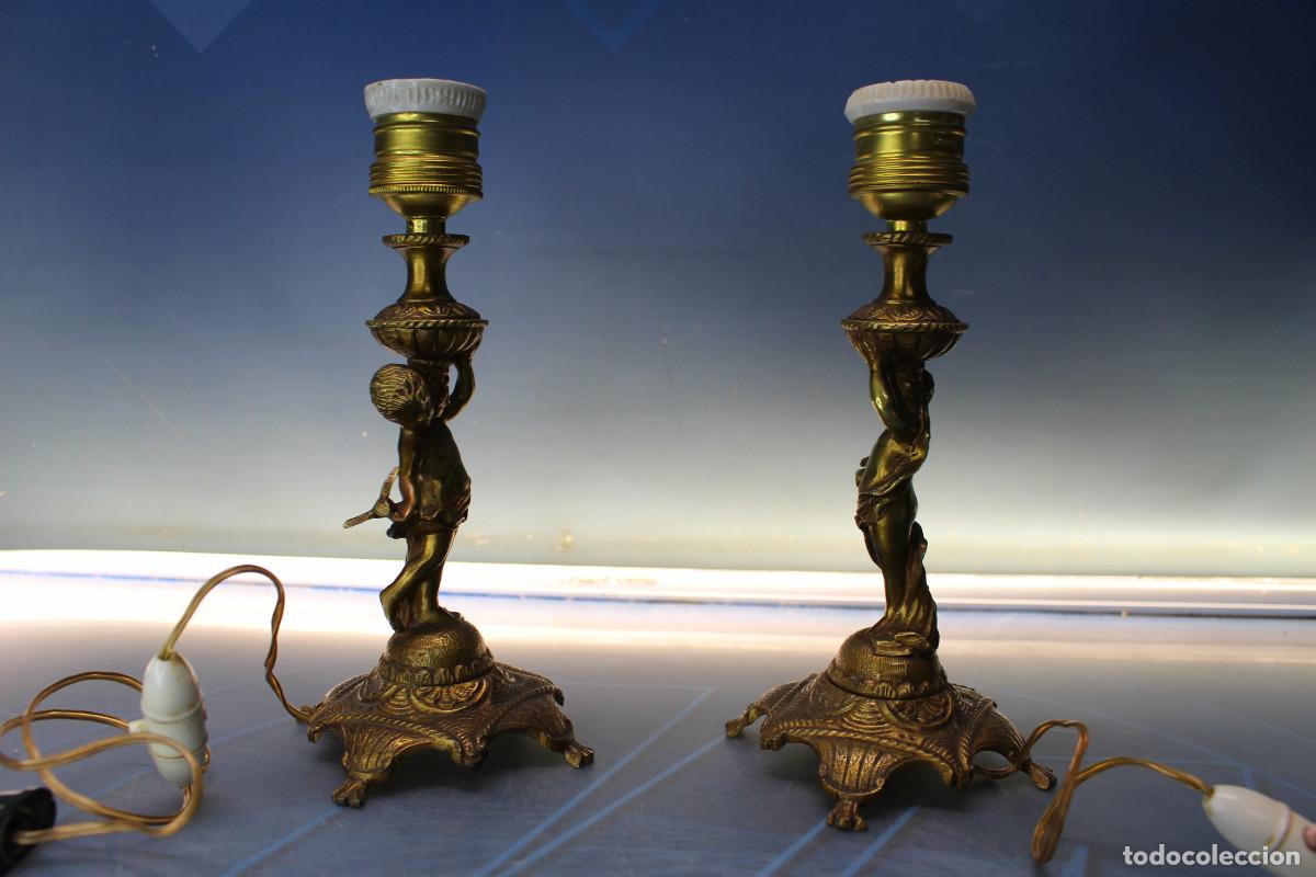 Antig&uuml;edades: Pareja de l&aacute;mparas de sobremesa en bronce, querubines. - Foto 3