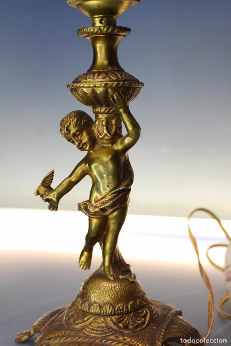 Antig&uuml;edades: Pareja de l&aacute;mparas de sobremesa en bronce, querubines. - Foto 6