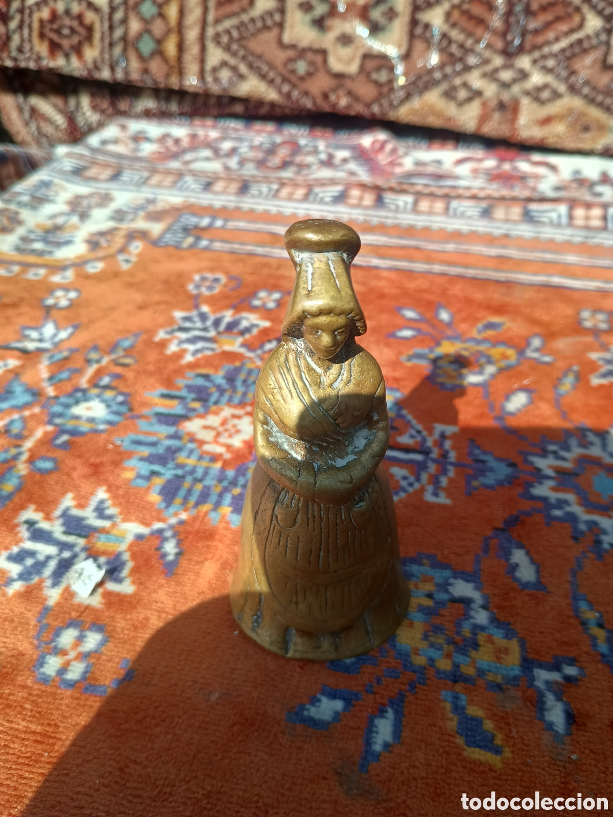 Antig&uuml;edades: Campana bronce mujer - Foto 1