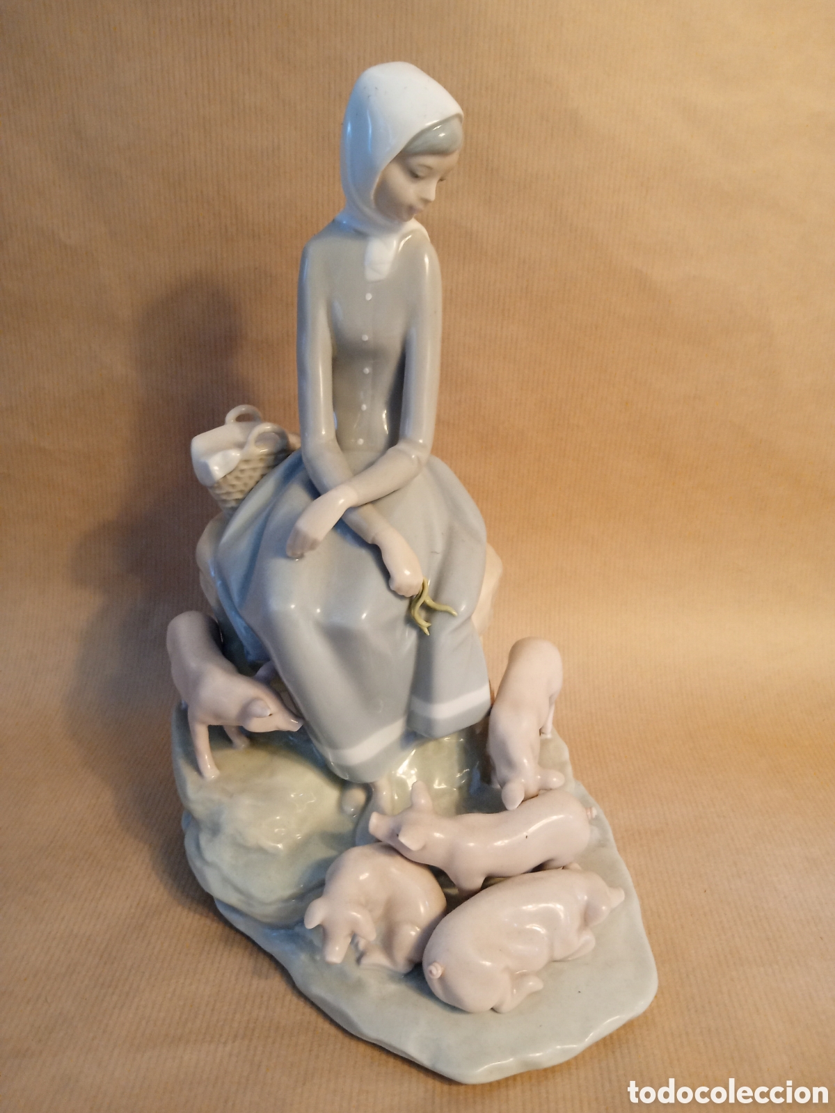 Antig&uuml;edades: Lladr&oacute; Porcelana Ni&ntilde;a con Piara