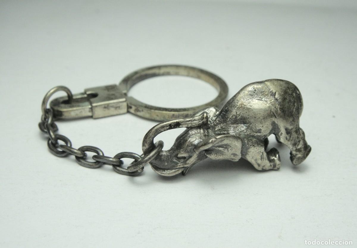 Antig&uuml;edades: Llavero de plata con elefante miniatura &middot; Con trompa alzada (buena suerte) &middot; ca. 1960&ndash;1980