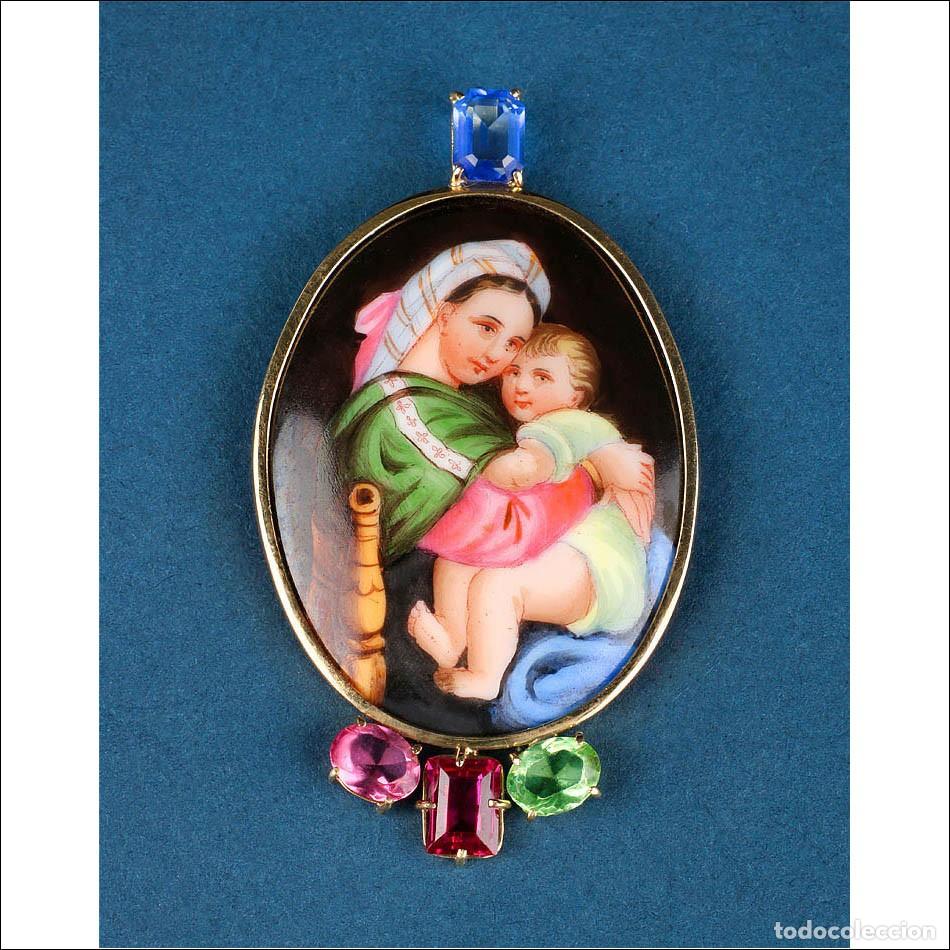 Antig&uuml;edades: Colgante Vintage con Esmalte de la Virgen en Oro 18K. Espa&ntilde;a S. XX