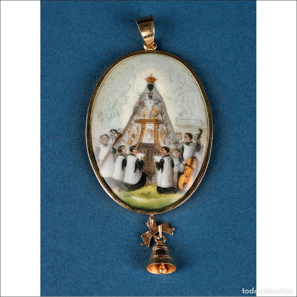 Antig&uuml;edades: Colgante Vintage con Esmalte de la Virgen de los Desamparados en Oro 18K. Espa&ntilde;a S. XX