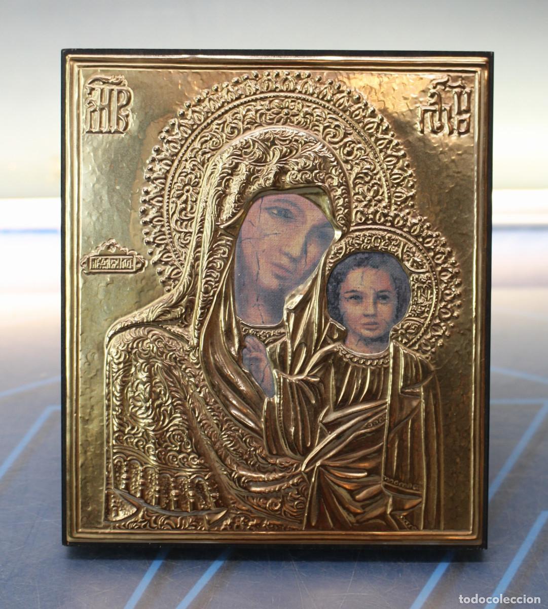Antig&uuml;edades: Icono de la Virgen de Kaz&aacute;n con el Ni&ntilde;o Jes&uacute;s. L&aacute;mina de plata 925 sobre madera.
