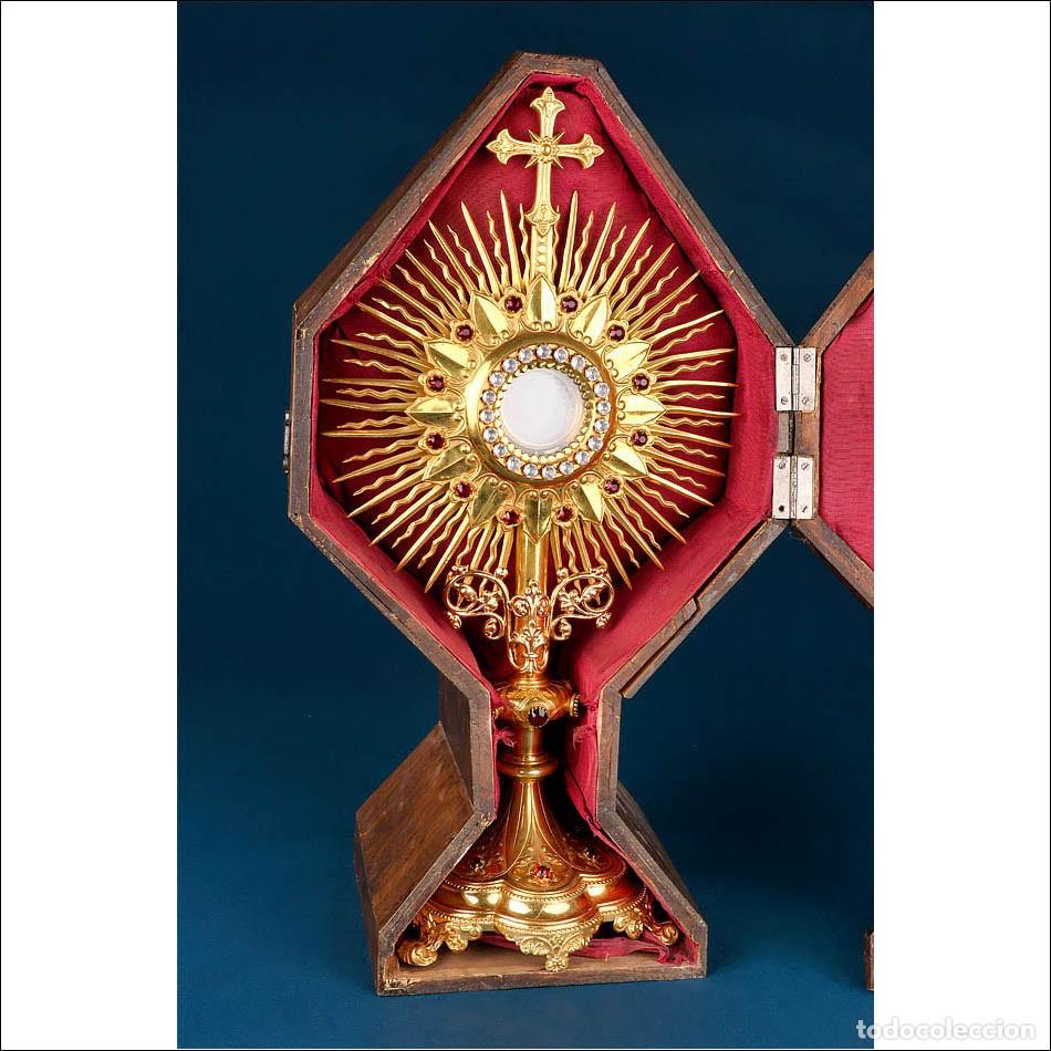 Antiques: Antigua Custodia Enjoyada de Metal Dorado con Estuche Original. Francia, c.1880