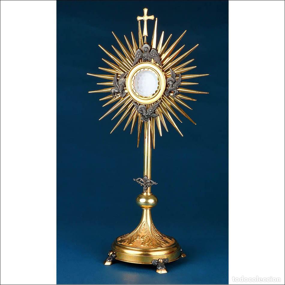 Antiques: Antigua Custodia de Lat&oacute;n Dorado. Completa. Espa&ntilde;a, Circa 1950.