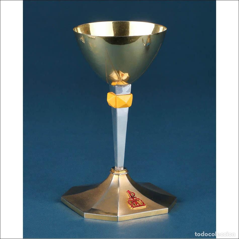 Antig&uuml;edades: C&aacute;liz Vintage con Crism&oacute;n y Copa de Plata. Espa&ntilde;a, A&ntilde;os 70