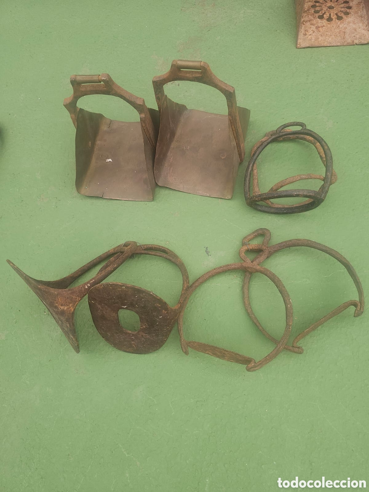 Antig&uuml;edades: Lote de 20 parejas de estribos. - Foto 4