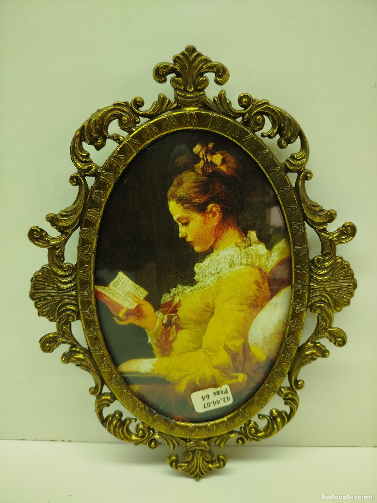 Oggetti Antichi: ANTIGUO PORTAFOTO OVALADO DE LAT&Oacute;N MARCO BARROCO DE 21 CM.