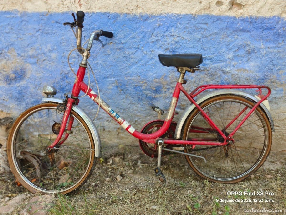 Antig&uuml;edades: Bicicleta BH vintage roja con detalles cromados, estilo urbano a&ntilde;os 60-70