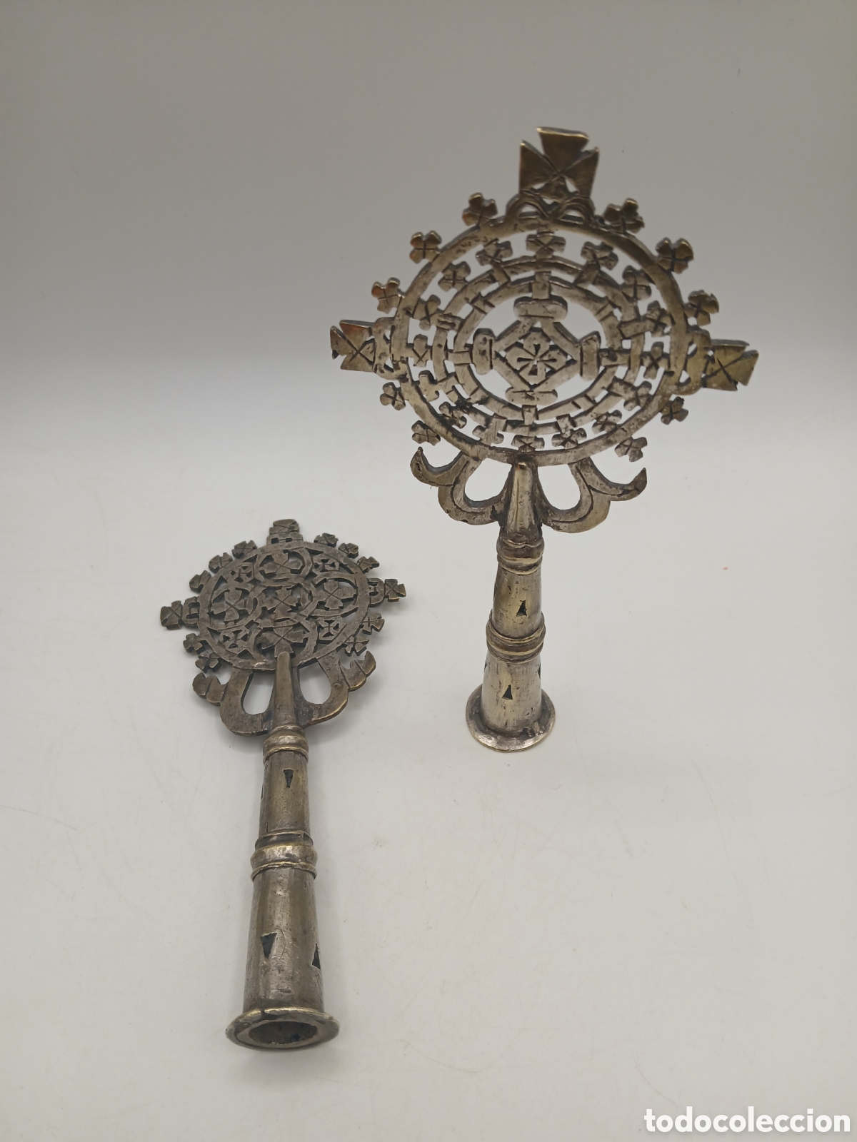 Antig&uuml;edades: Antiguas cruces procesi&oacute;n . Etiop&iacute;a, metal aleaci&oacute;n plata