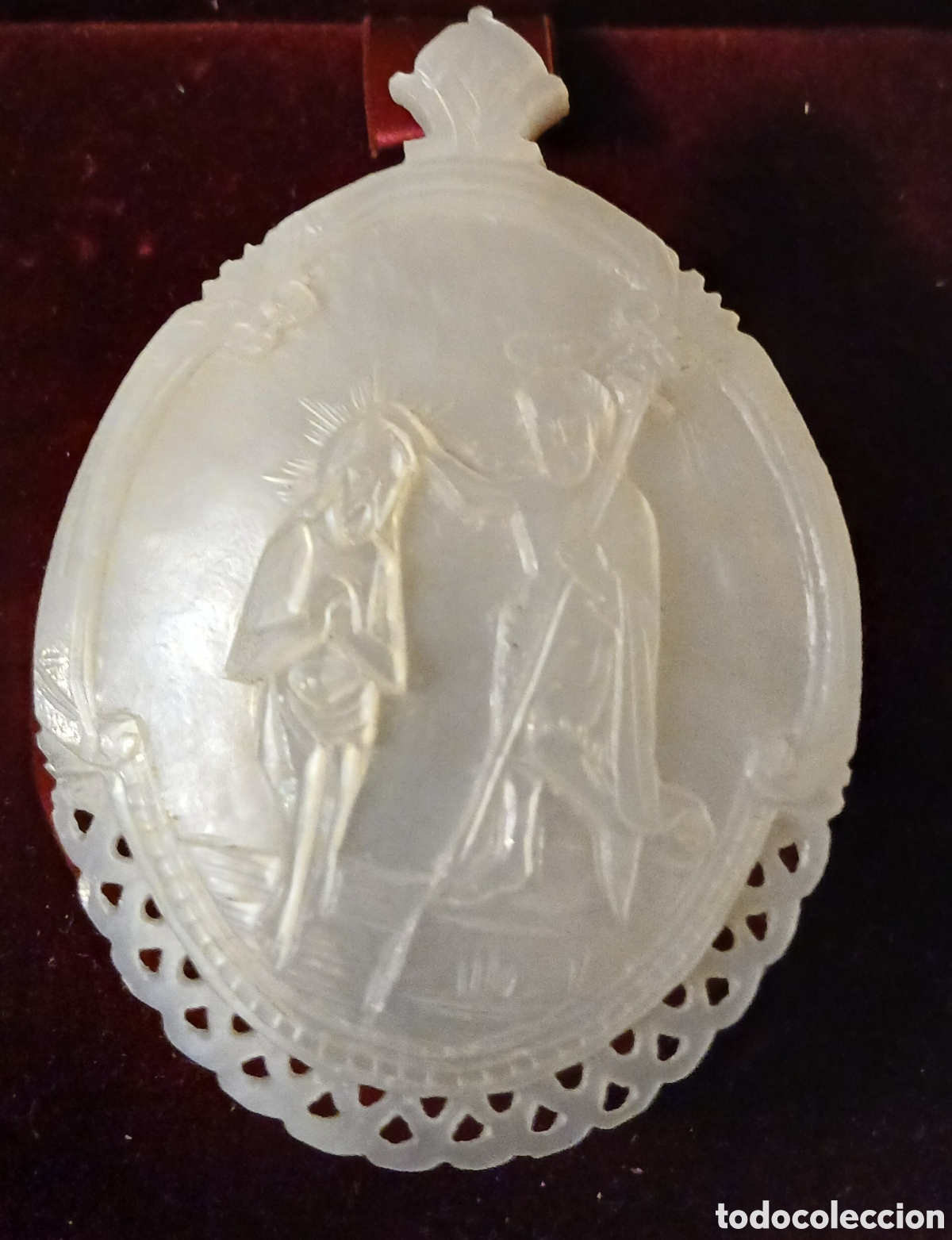 Antig&uuml;edades: Medall&oacute;n madreperla S.XIX