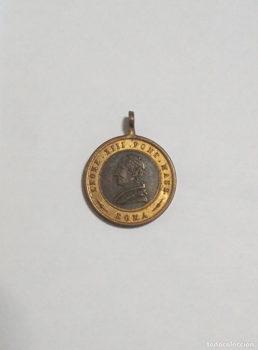 Antig&uuml;edades: Medalla en metal bicolor Papa Leon XIII