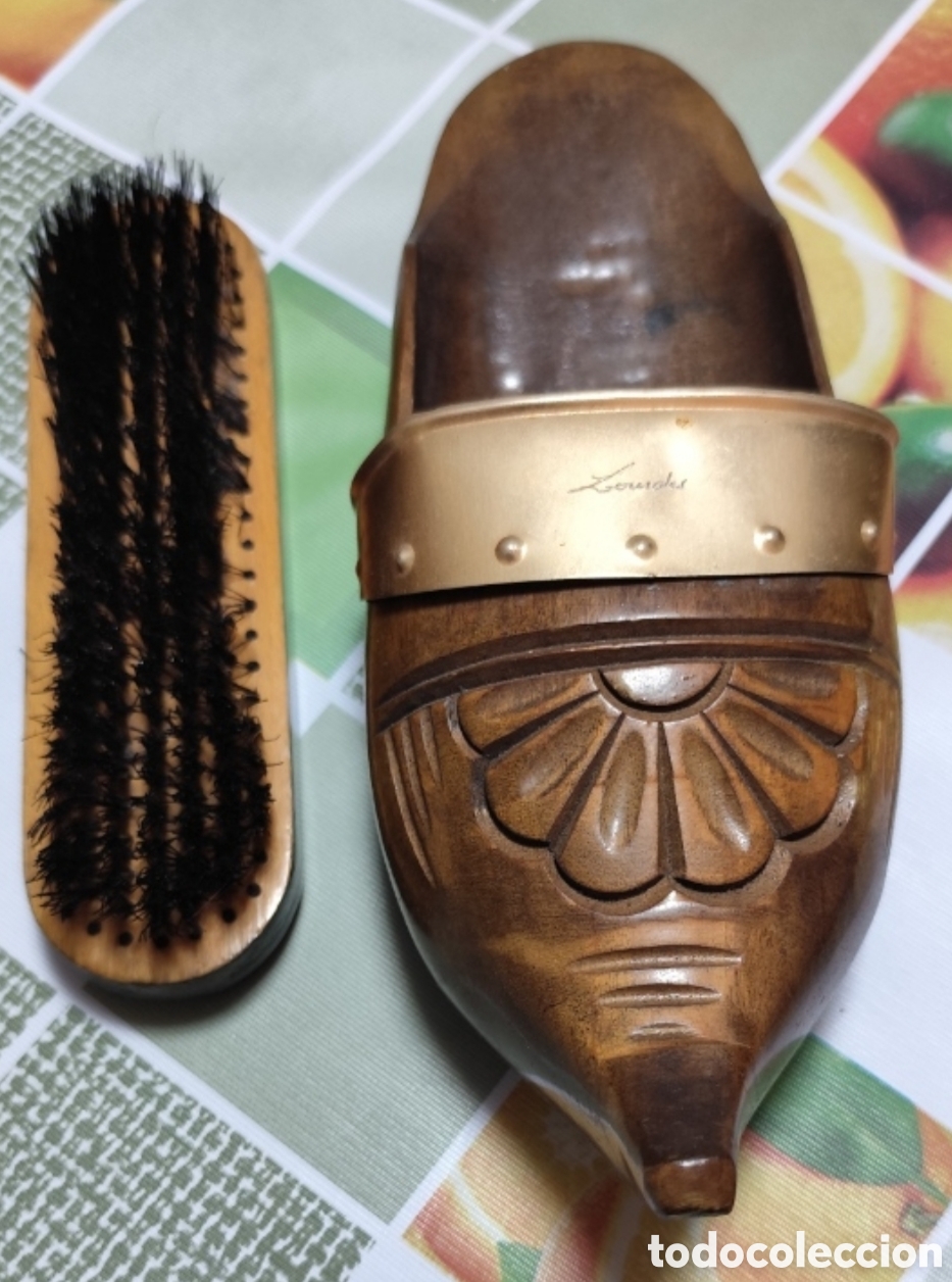 Antig&uuml;edades: Cepillo Limpiabotas Vintage