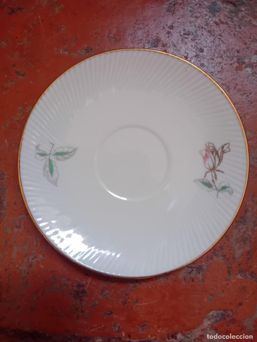 Antig&uuml;edades: Plato de porcelana para taza de caf&eacute; Santa Clara Vigo