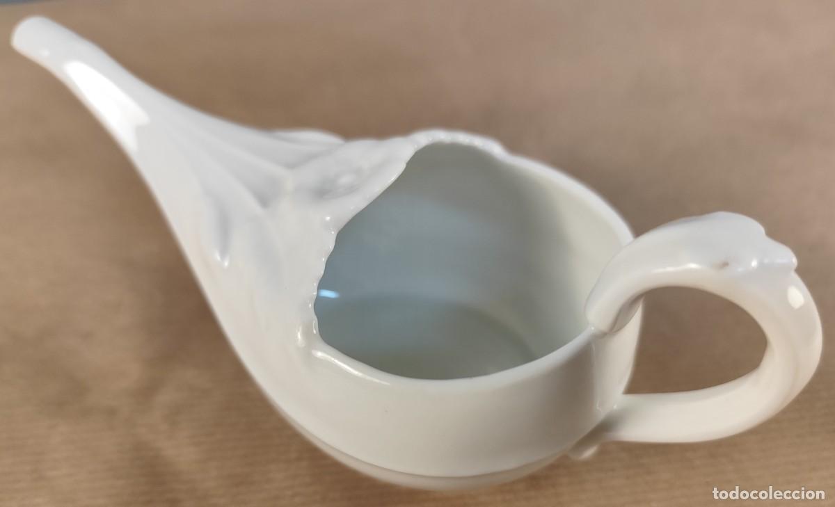 Antig&uuml;edades: Salsera de porcelana principios siglo XX