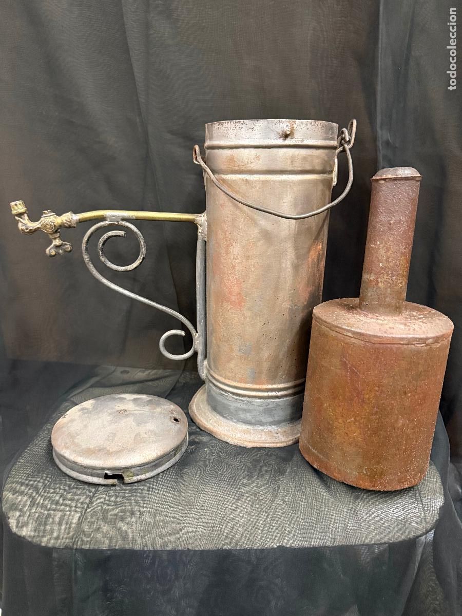 Antig&uuml;edades: Muy antigua lampara o luz de petroleo, completa. Ideal decoracion o coleccionismo. 30cms alto