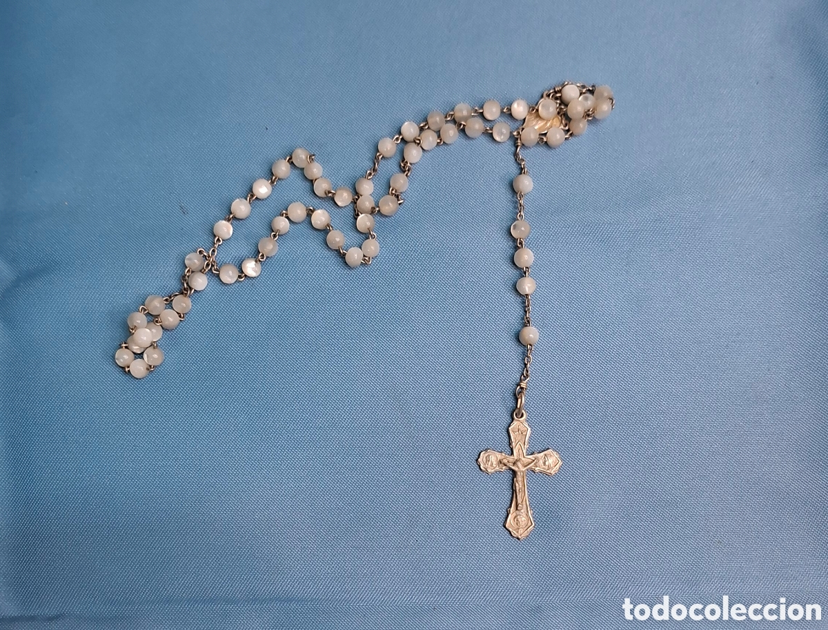 Antig&uuml;edades: Rosario de plata y n&aacute;car &ndash; Siglo XX