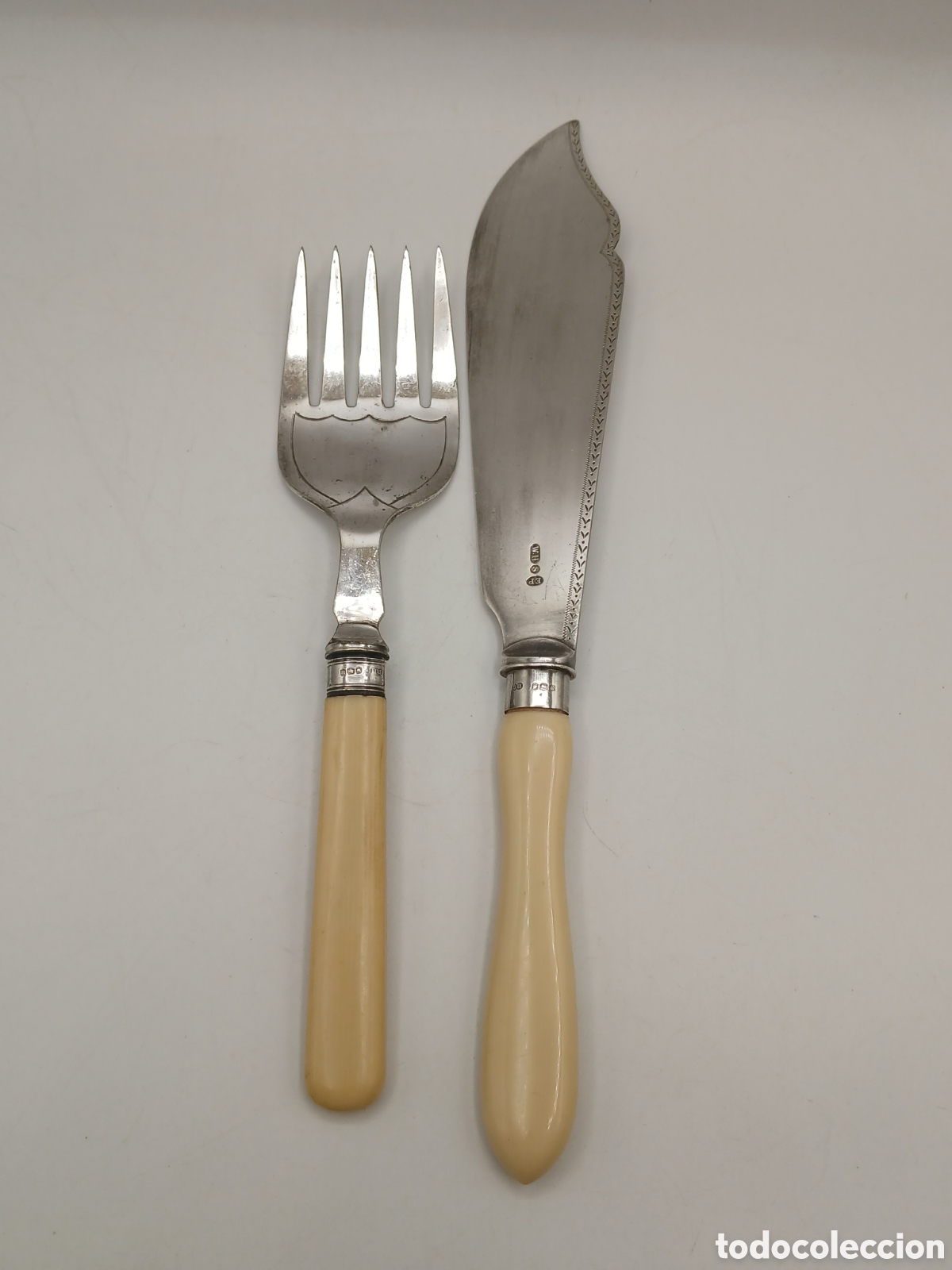 Antig&uuml;edades: Antiguo juego victoriano cuchillo y tenedor para pescado. Plata 925mls, metal plateado y resina